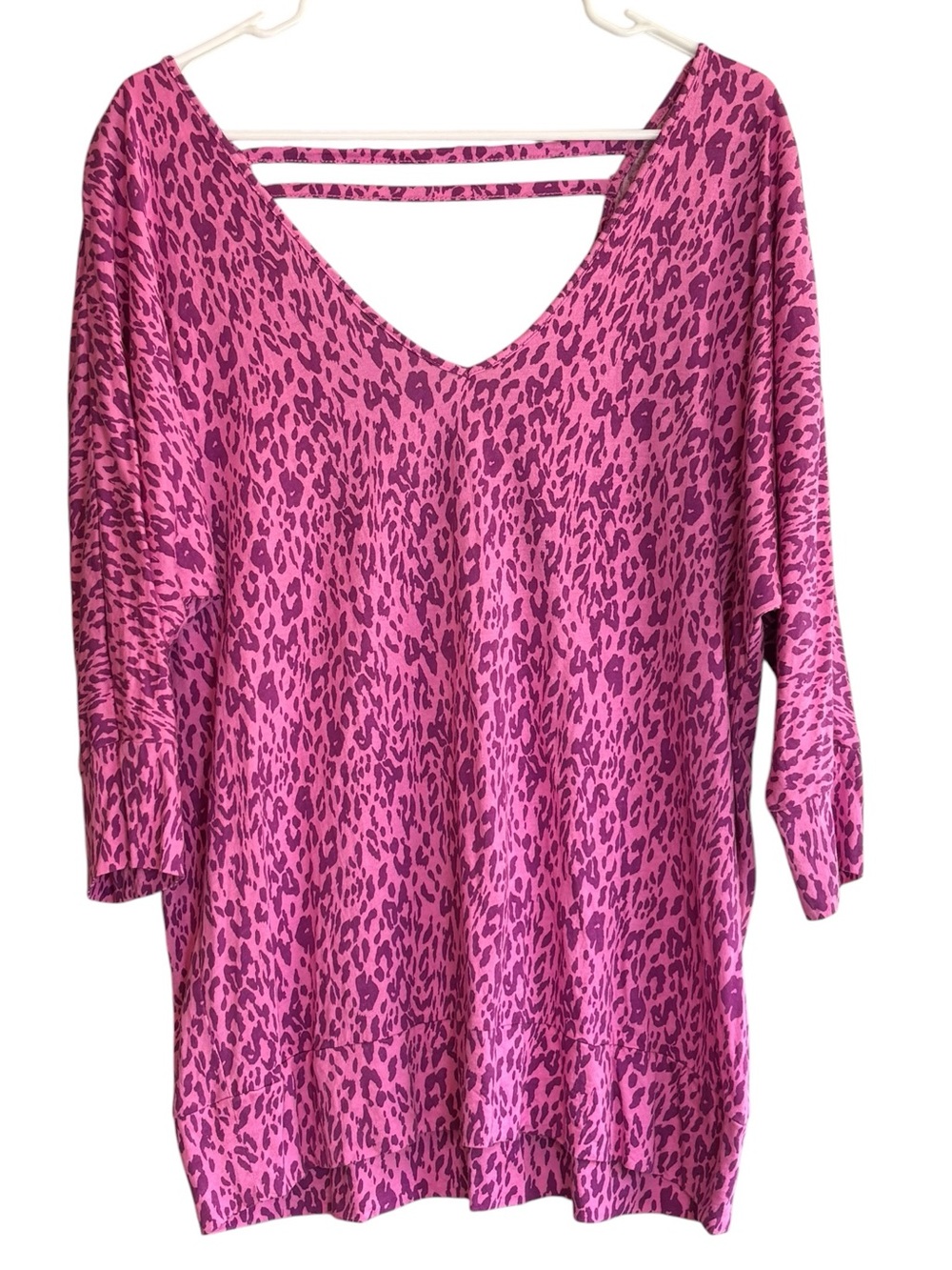 Torrid Size 1X Pink Purple Leopard Lace Inset Top 3/4 Sleeve V Neck Back Strap